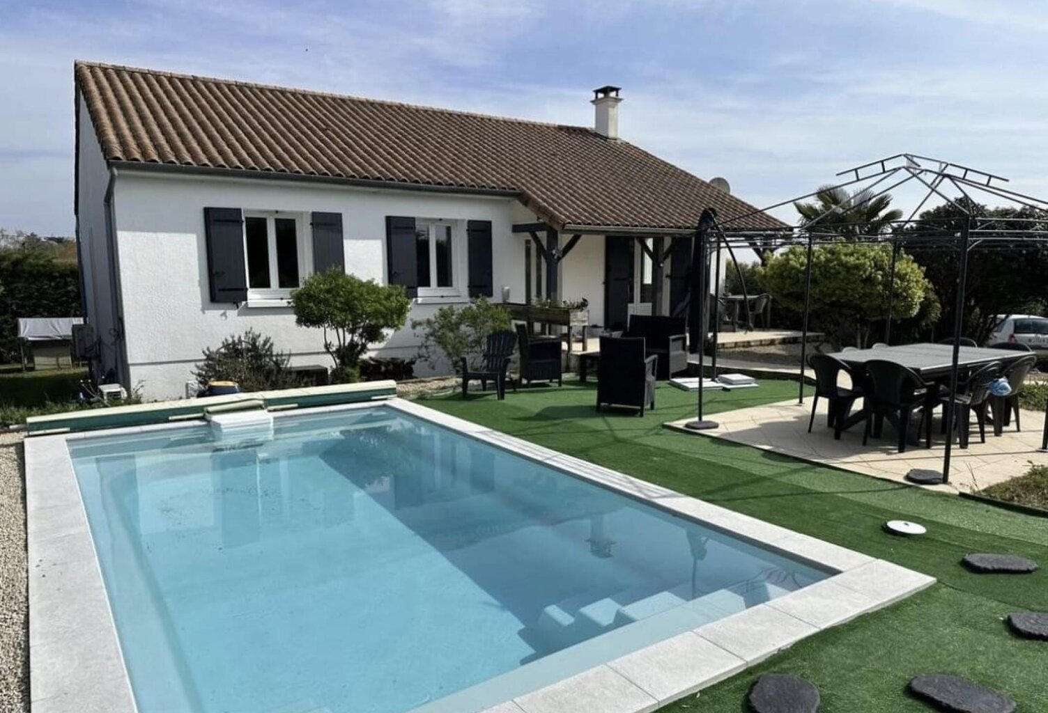 De l'espace pour chacun, une piscine pour tous : la maison de famille qu'on attendait. — photo 1
