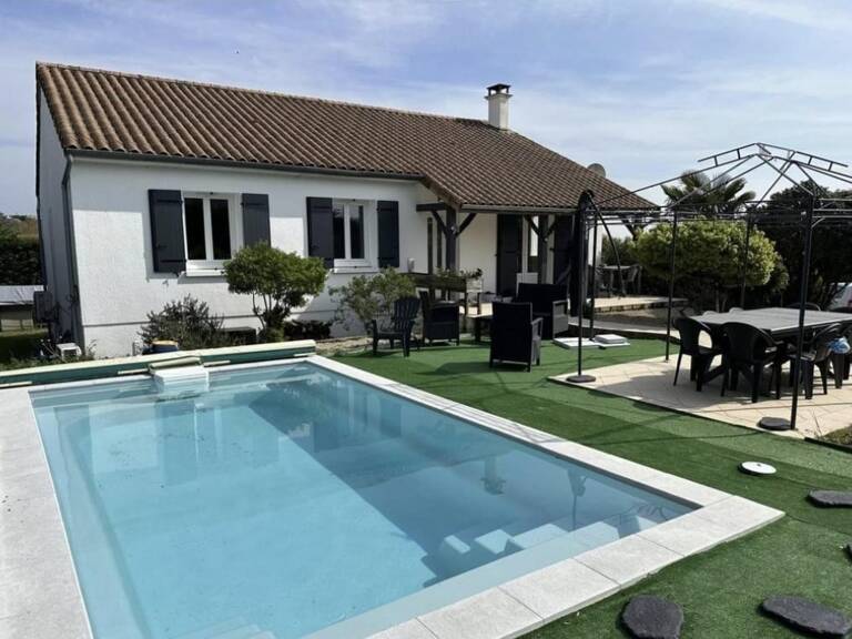 De l'espace pour chacun, une piscine pour tous : la maison de famille qu'on attendait. — photo 1