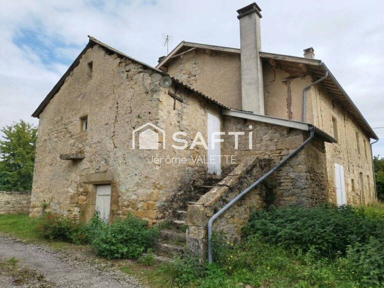 Maison de village en pierre . — photo 1