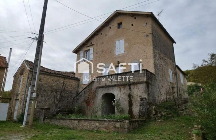 Maison de village en pierre . — photo 2