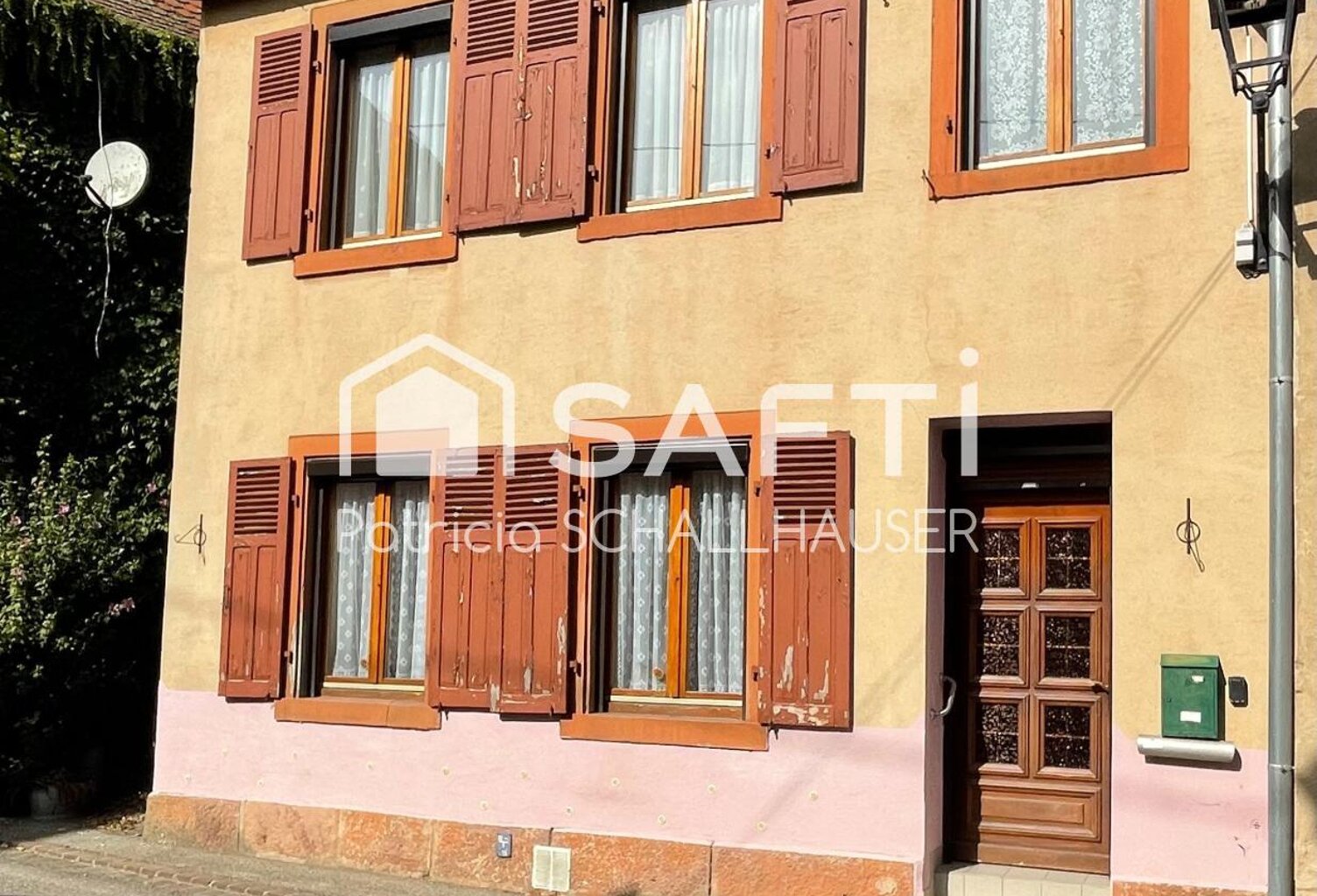 Maison de village avec extérieur — photo 1