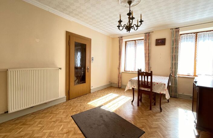 Maison de village avec extérieur — photo 3