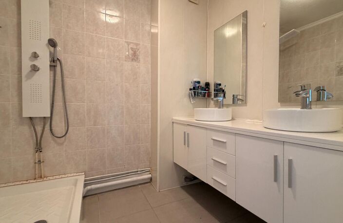T4 soigné  Loggia et vue sur le plateau — photo 4