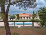 Villa familiale de 198 m² avec piscine, pool house et garage — photo 2