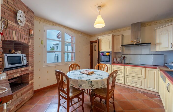 Villa familiale de 198 m² avec piscine, pool house et garage — photo 5