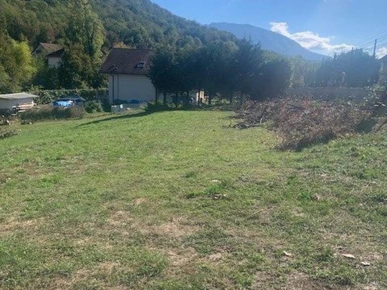 A vendre très beau terrain constructible d'environ 750 m2 — photo 1