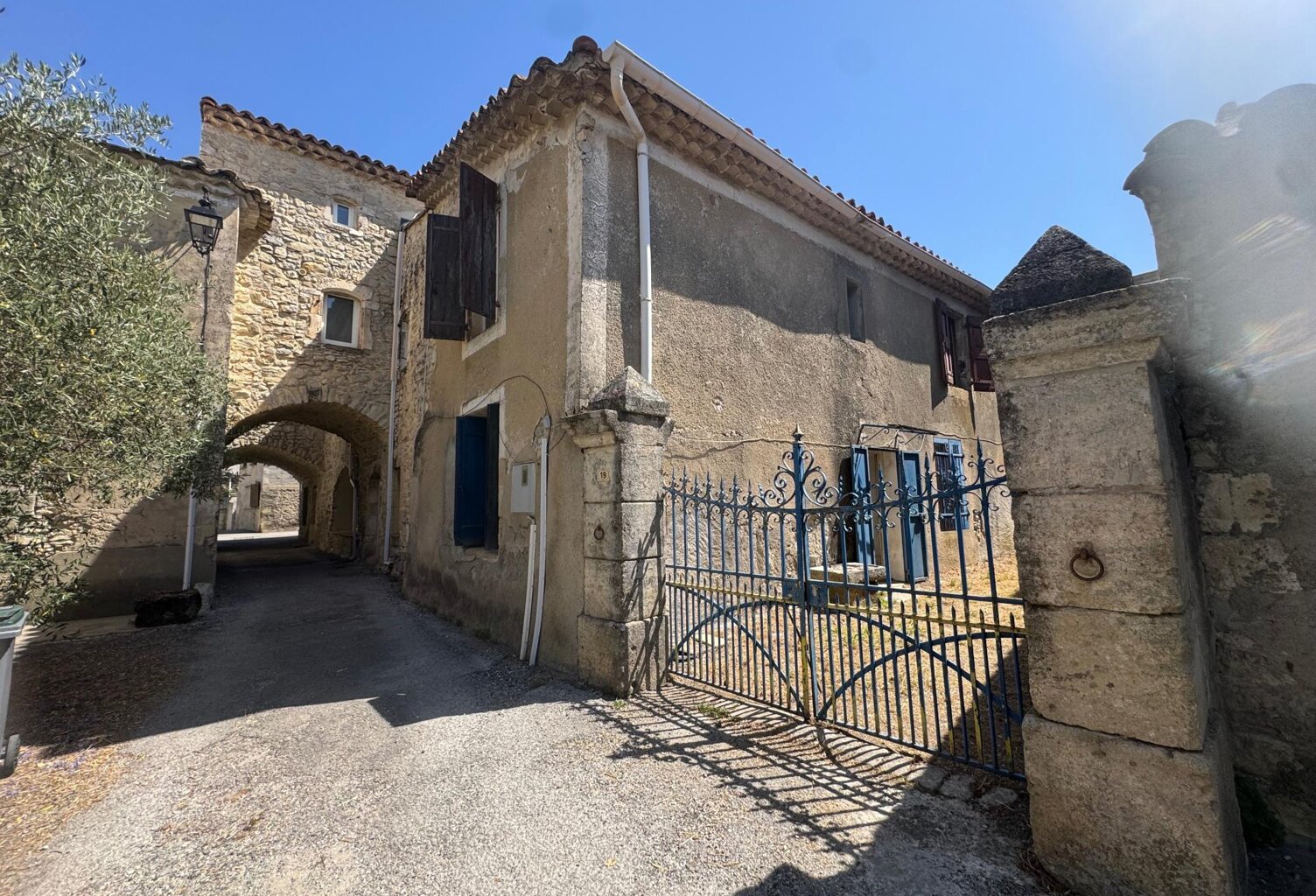 MAISON DE VILLAGE À FORT POTENTIEL MONTMIRAT — photo 1