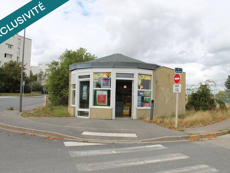 kiosque FDJ et PMU et depot de pains et BONBONS — photo 1