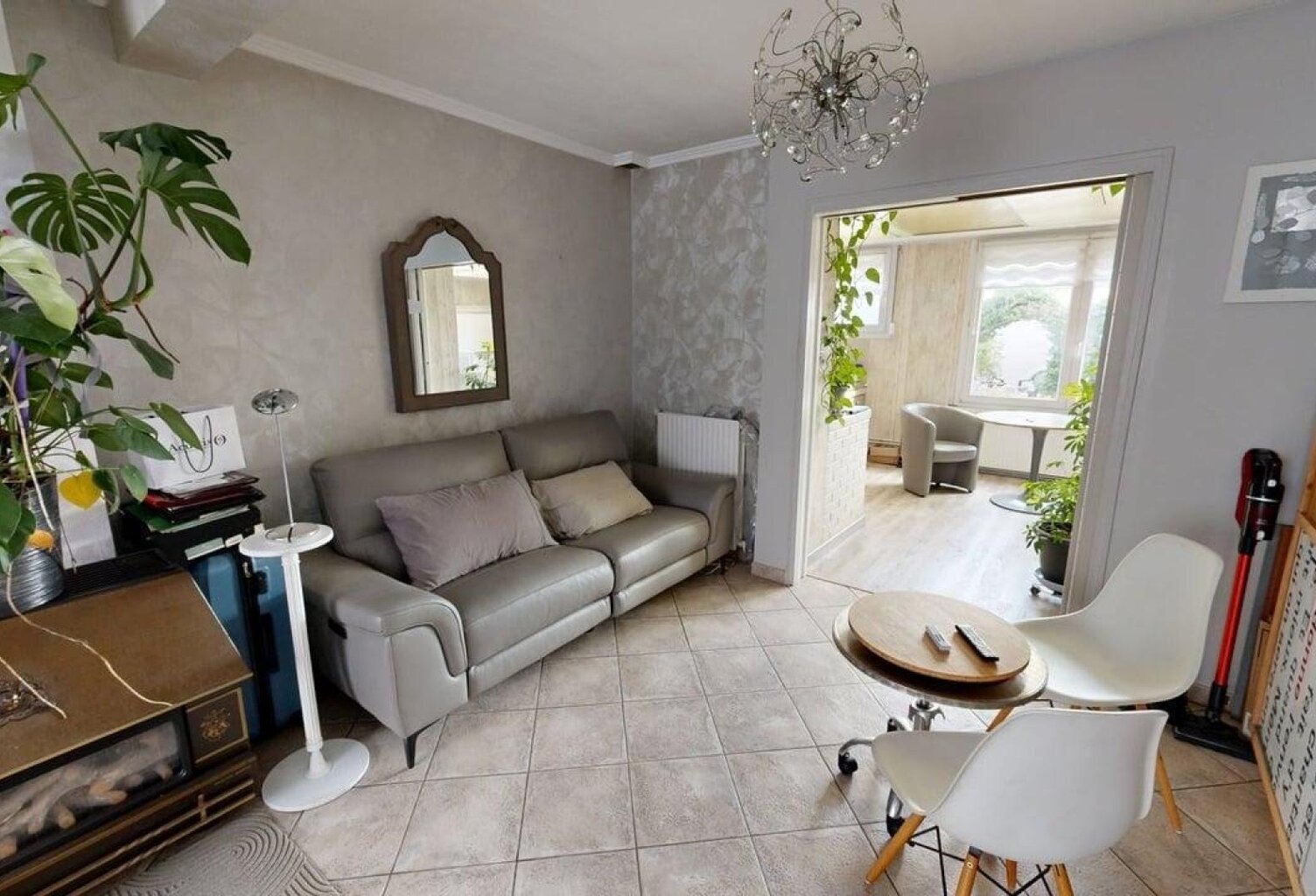 Maison de ville avec beau potentiel — photo 1