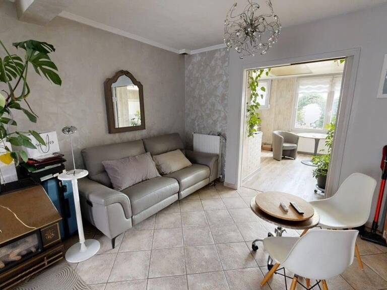 Maison de ville avec beau potentiel — photo 1