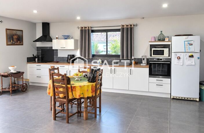 SAINT-JEAN-DU-FALGA, VILLA DE PLAIN-PIED , BEAUX VOLUMES ET SUITE PARENTALE. — photo 4