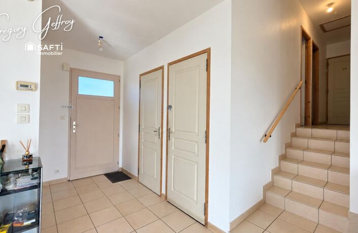 DOUBLE GARAGE + 1 garage — photo 2