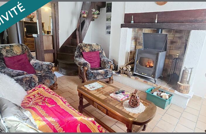 Maison de village avec cheminée et jardin clos, LE BILLOT — photo 4