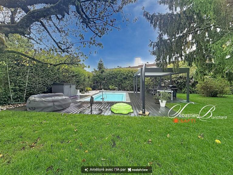 Bellegarde-sur-Valserine  Maison 7 pièces avec piscine chauffée et logement indépendant, DPE A — photo 1
