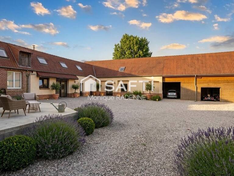 ANCIEN CORPS DE FERME EN PIERRES BLANCHES ET BRIQUES — photo 1