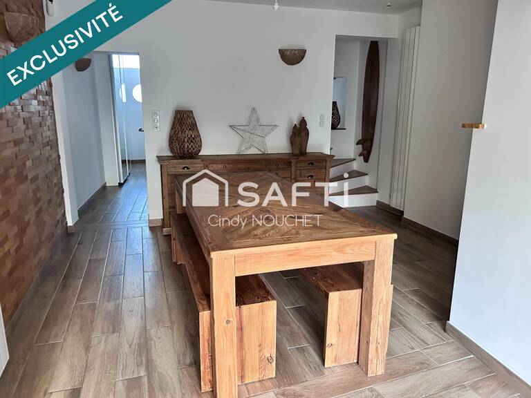 Une maison à proximité des commerces décoration moderne — photo 1