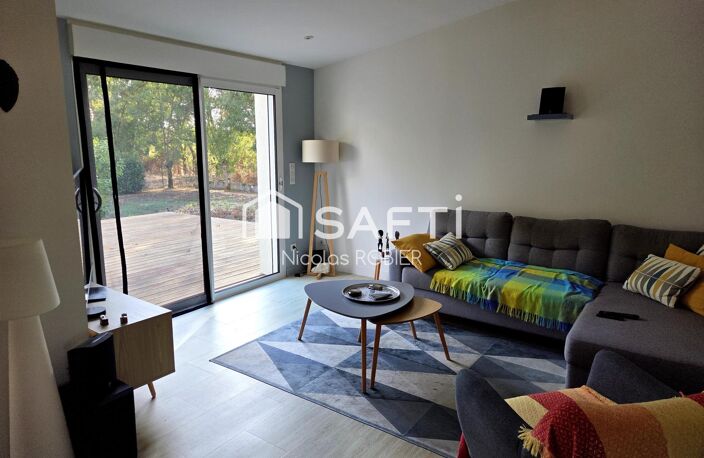 PLAIN PIED LUMINEUX DEUX CHAMBRES GARAGE JARDIN CLOS — photo 3