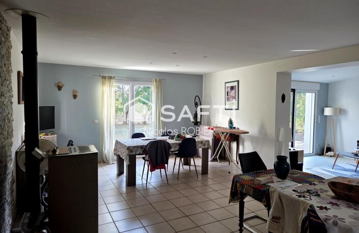 PLAIN PIED LUMINEUX DEUX CHAMBRES GARAGE JARDIN CLOS — photo 4