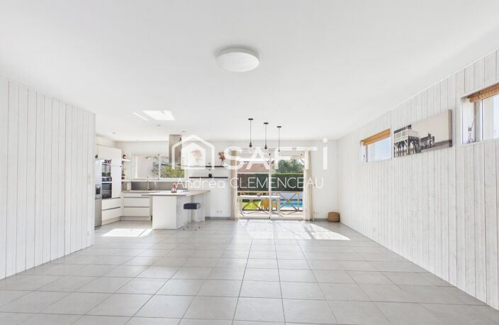 Maison familiale de plain-pied avec piscine  4 chambres, bureau et beaux volumes — photo 2