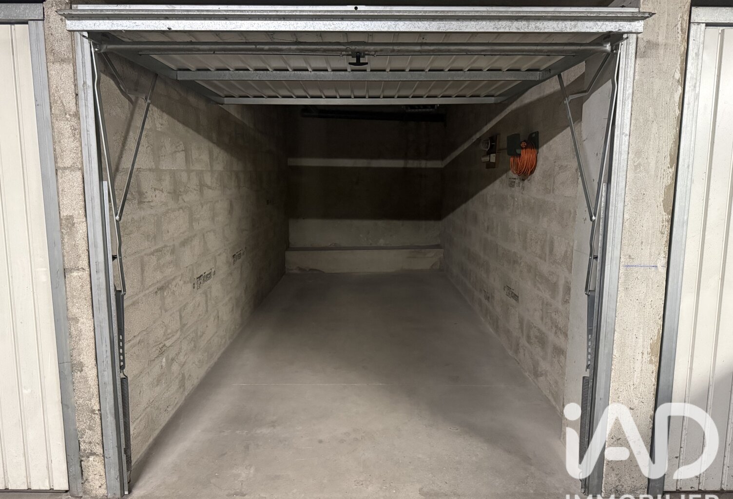 Vente Garage 13 m&sup2; — photo 1