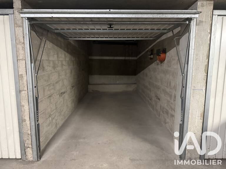 Vente Garage 13 m&sup2; — photo 1