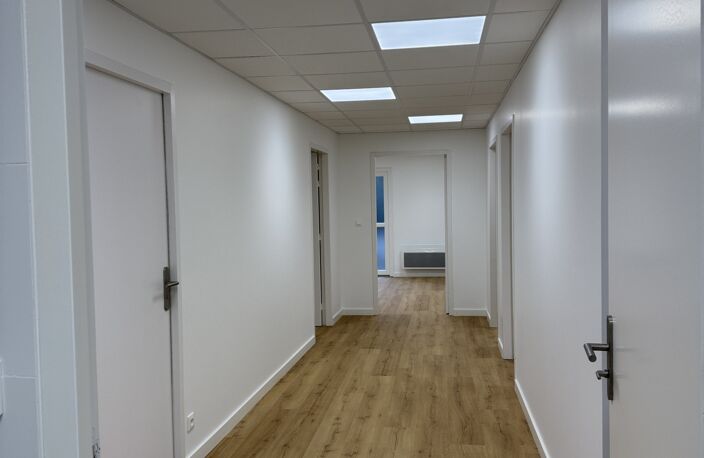 Vente Boutique/Local commercial 109 m&sup2; — photo 2