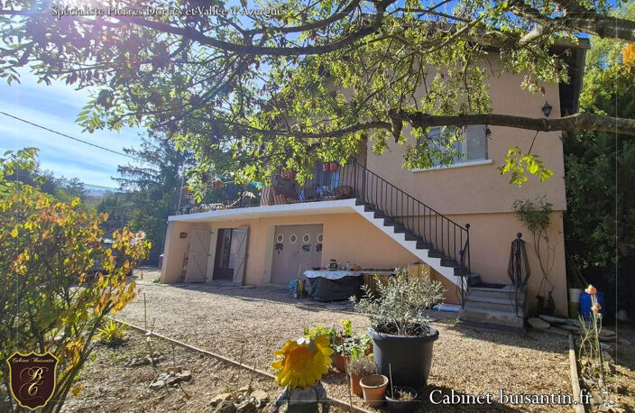 Maison avec terrasse et jardin arboré — photo 2