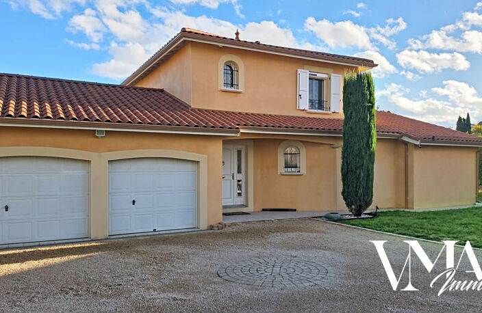 Morancé   Une maison au calme avec piscine et vue dégagée — photo 2