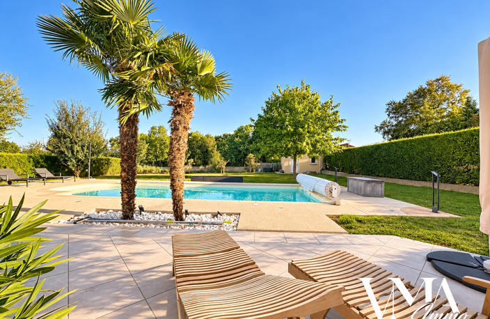 Morancé   Une maison au calme avec piscine et vue dégagée — photo 3