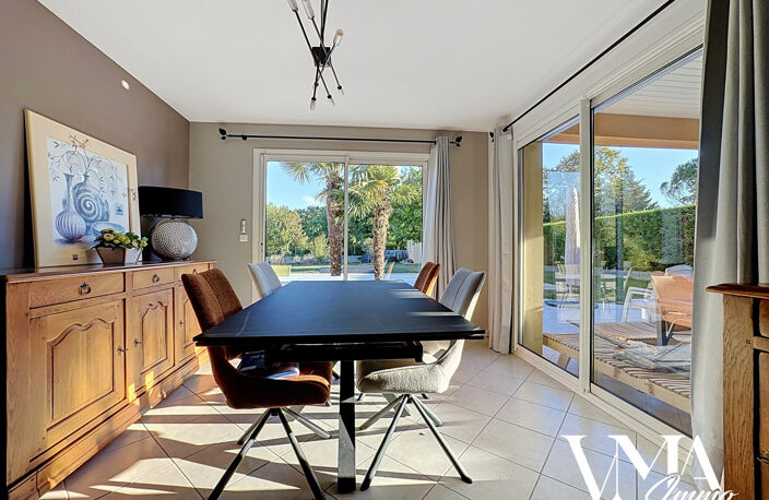 Morancé   Une maison au calme avec piscine et vue dégagée — photo 5