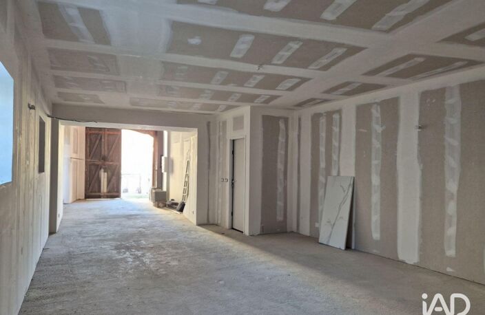 Location Local d'activités 72 m&sup2; — photo 3