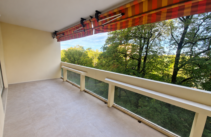 LOCATION ECULLY 69130 APPARTEMENT 3 CHAMBRES BALCON GARAGE CAVE RESIDENCE STANDING PITANCE ENTIEREMENT RÉNOVÉ — photo 2
