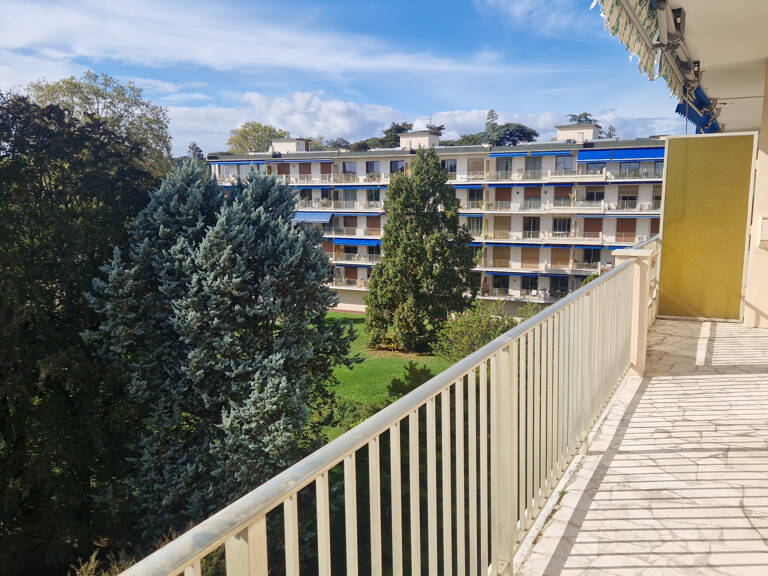 LOCATION ECULLY 69130 APPARTEMENT 4 PIECES 3 CHAMBRES BALCON RESIDENCE PARC CAVE STATIONNEMENT — photo 1