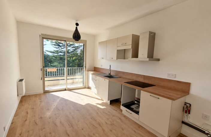 LOCATION ECULLY 69130 APPARTEMENT 4 PIECES 3 CHAMBRES BALCON RESIDENCE PARC CAVE STATIONNEMENT — photo 3