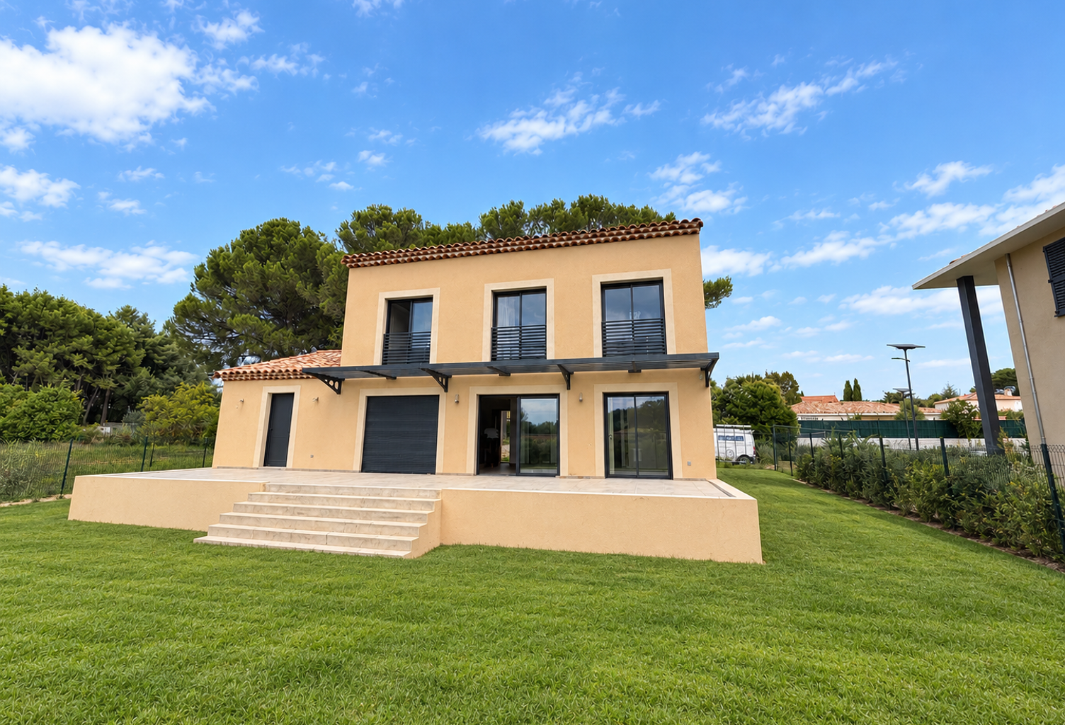 VENTABREN- Maison neuve de 127.67m2 type 5 avec piscine et grand garage — photo 1