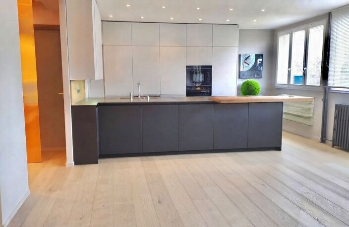 NEUILLY SUR SEINE - BEAU 4-5 PIECES DE 100m2 — photo 2