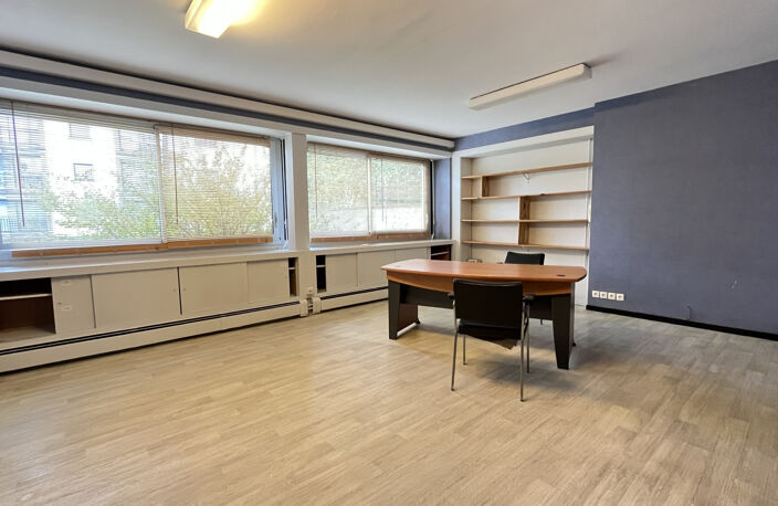 BORDEAUX BARRIÈRE JUDAÏQUE BUREAUX 125 M2, CALME — photo 2