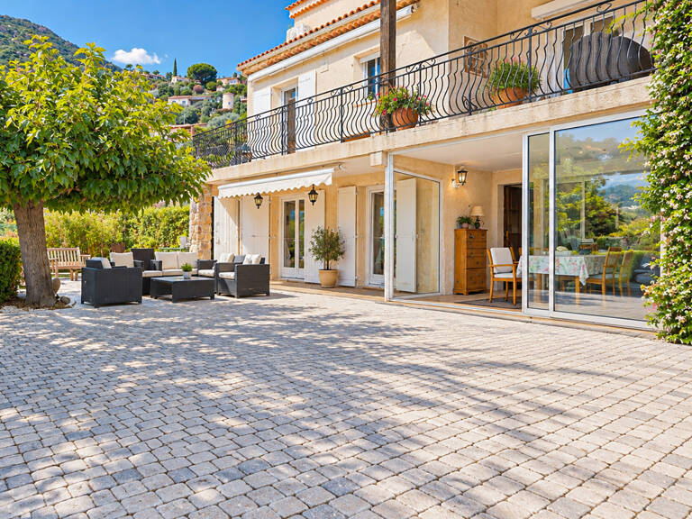 BAS DE VILLA 89 m2 avec vue dominante et 470 m2 de terrain privatif — photo 1