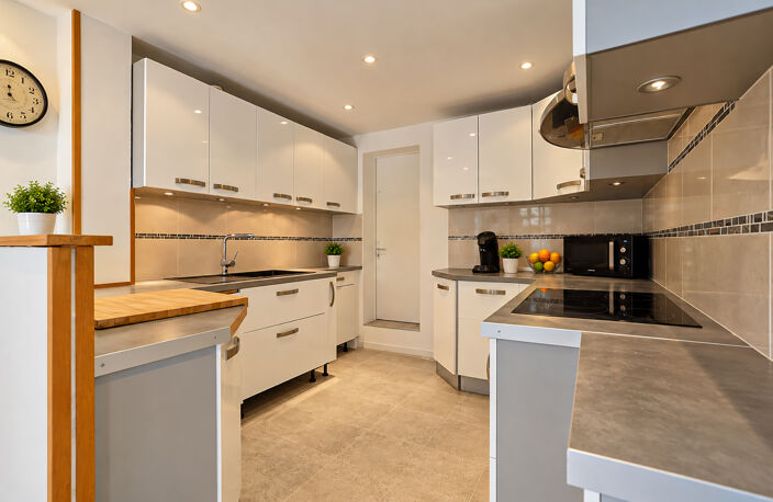 BAS DE VILLA 89 m2 avec vue dominante et 470 m2 de terrain privatif — photo 5