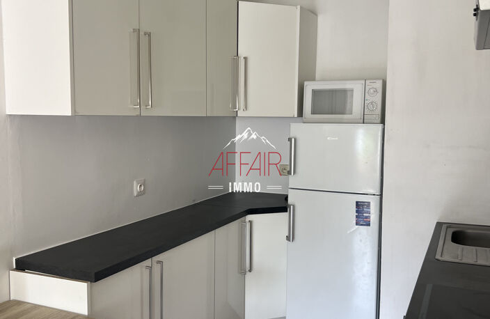 APPARTEMENT T3 - 44 m2 avec balcon et parking   Douane CROIX — photo 2