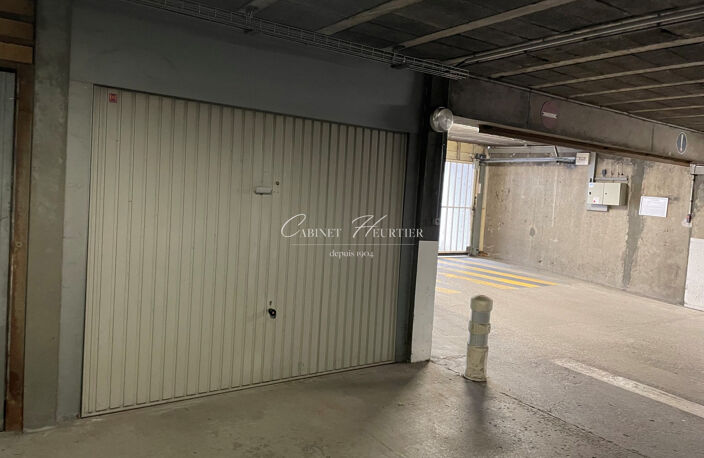 GRENOLE - GARAGE- BOX FERME — photo 5