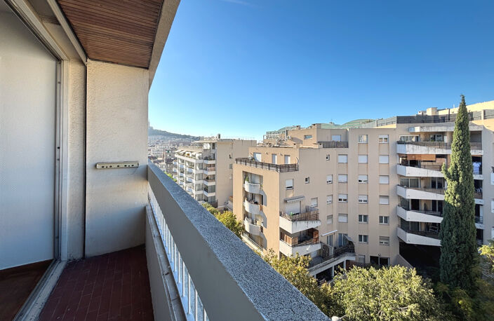 Marseille 6ème secteur Lodi, T1 avec bacon en étage élevé avec ascenseur — photo 4