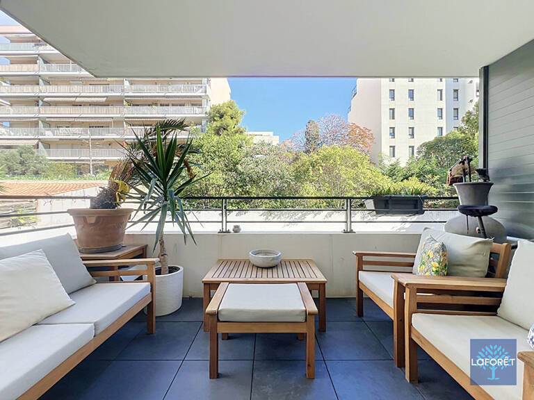 GRAND T2 DE 46,50 M² AVEC TERRASSE ET BOX — photo 1