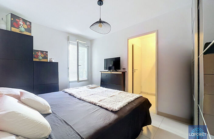GRAND T2 DE 46,50 M² AVEC TERRASSE ET BOX — photo 5
