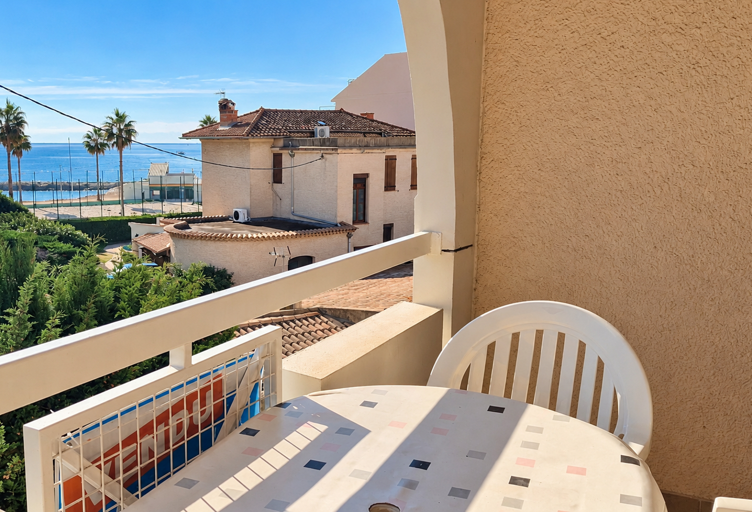 LA CIOTAT   T2 DUPLEX AVEC TERRASSE ET VUE MER, À 150 M DE L — photo 1