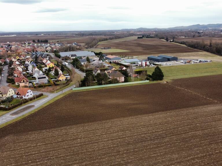 
        Terrain

        

        
       — photo 1