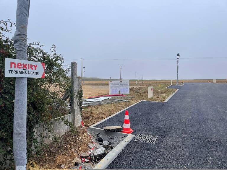 
        Terrain

        

        
       — photo 1