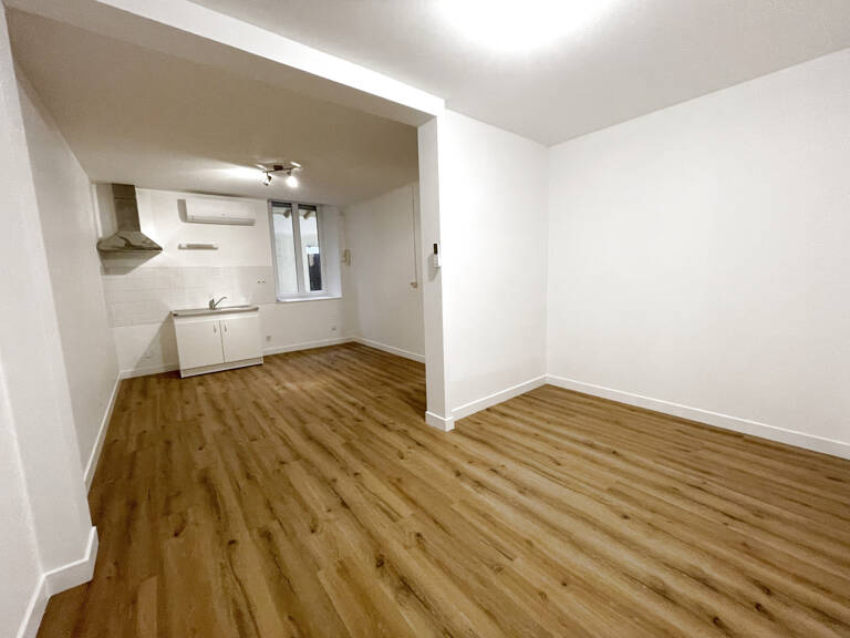 Appartement T2 rénové à Saint-Sorlin-En-Valloire — photo 1