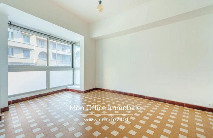 Référence : 7401-AFO - Appartement 3 pièces à Marseille 8e – Adresse prestigieuse et Fort potentiel de rénovation — photo 2