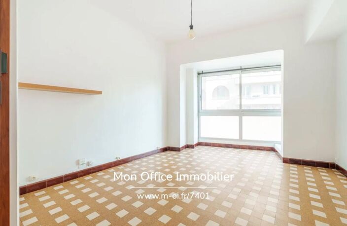 Référence : 7401-AFO - Appartement 3 pièces à Marseille 8e – Adresse prestigieuse et Fort potentiel de rénovation — photo 3
